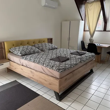 Dozsa Vendeghaz Balatonboglár